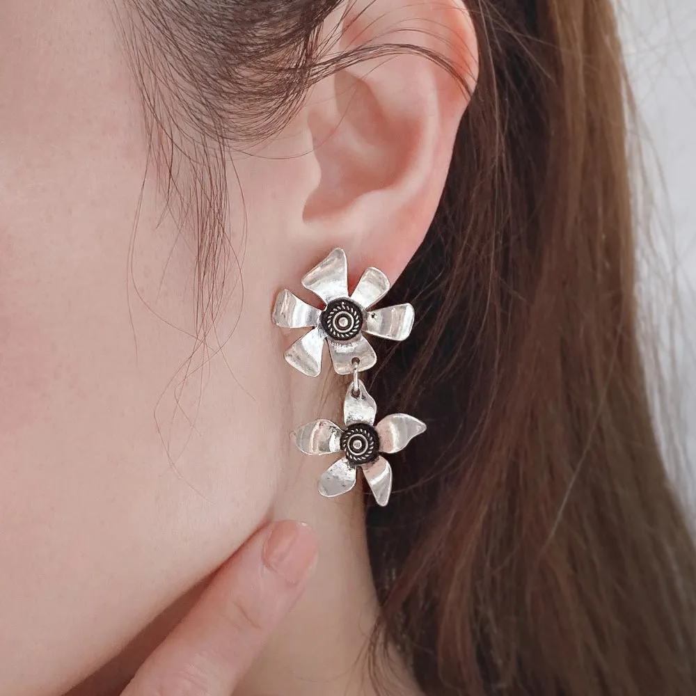 Flower Link Padded Clip On Earrings