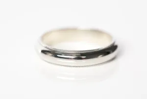 Gentlemens 14k White Gold Simple Wedding Band