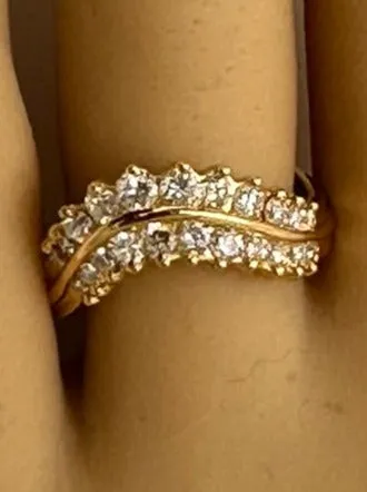 Luxurious 18ct Yellow Gold 22 Diamond Ring A Valentine's Day Masterpiece