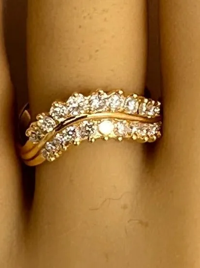 Luxurious 18ct Yellow Gold 22 Diamond Ring A Valentine's Day Masterpiece
