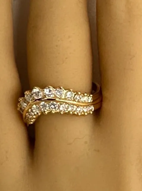 Luxurious 18ct Yellow Gold 22 Diamond Ring A Valentine's Day Masterpiece