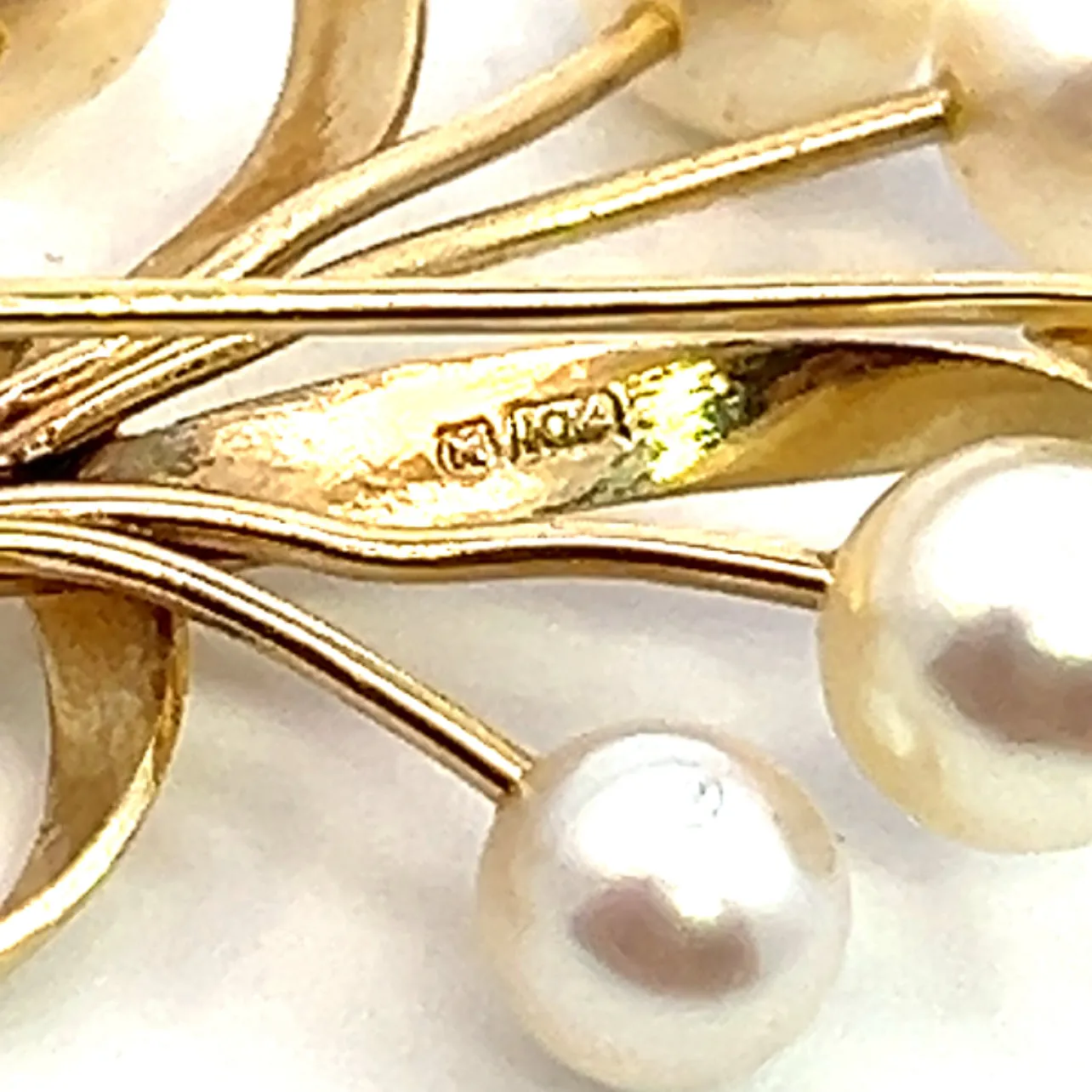 Mikimoto Estate Akoya Pearl Brooch 1.5 x 1" 14k Y Gold 6.60-5.50 mm M370