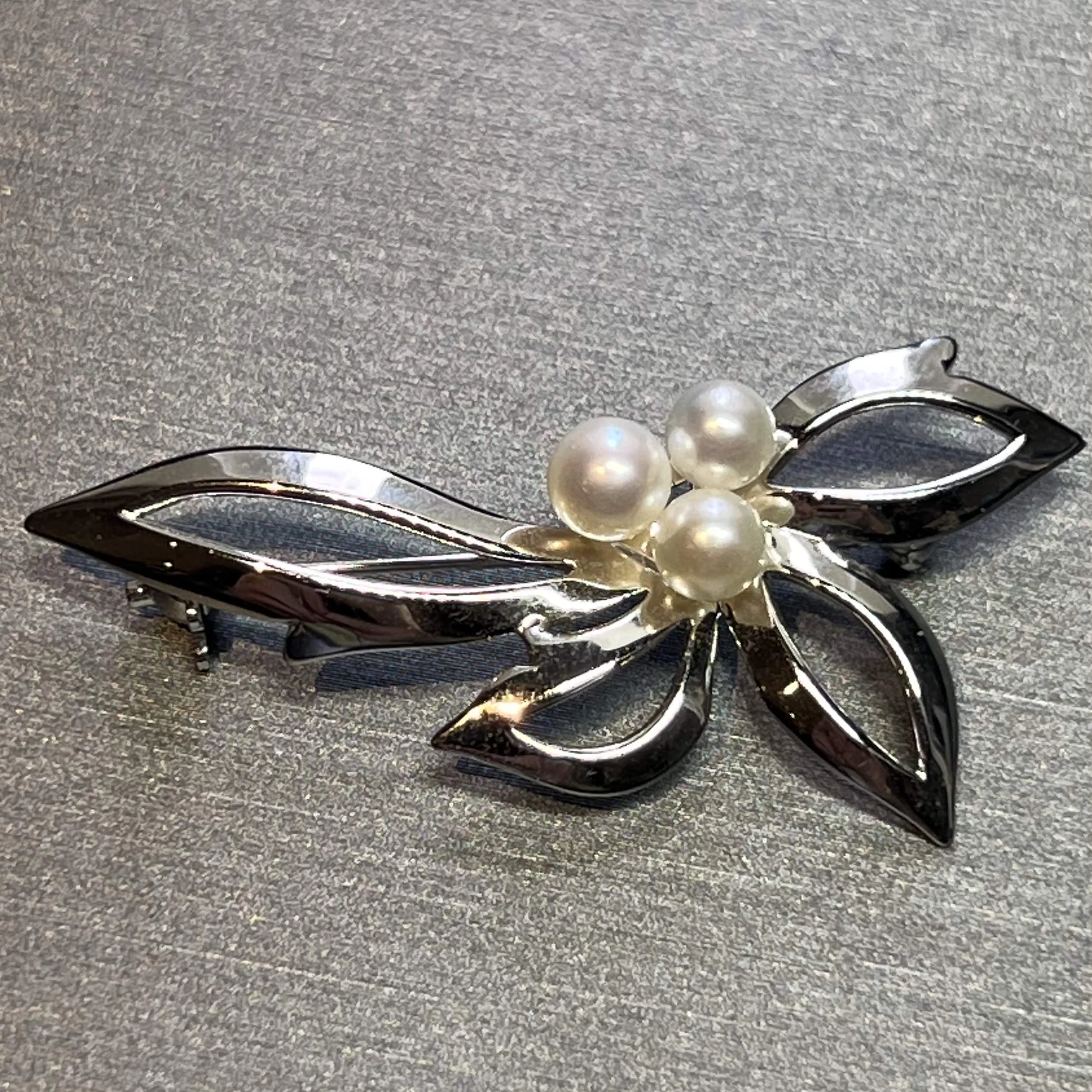 Mikimoto Estate Akoya Pearl Brooch Silver 5 mm M357