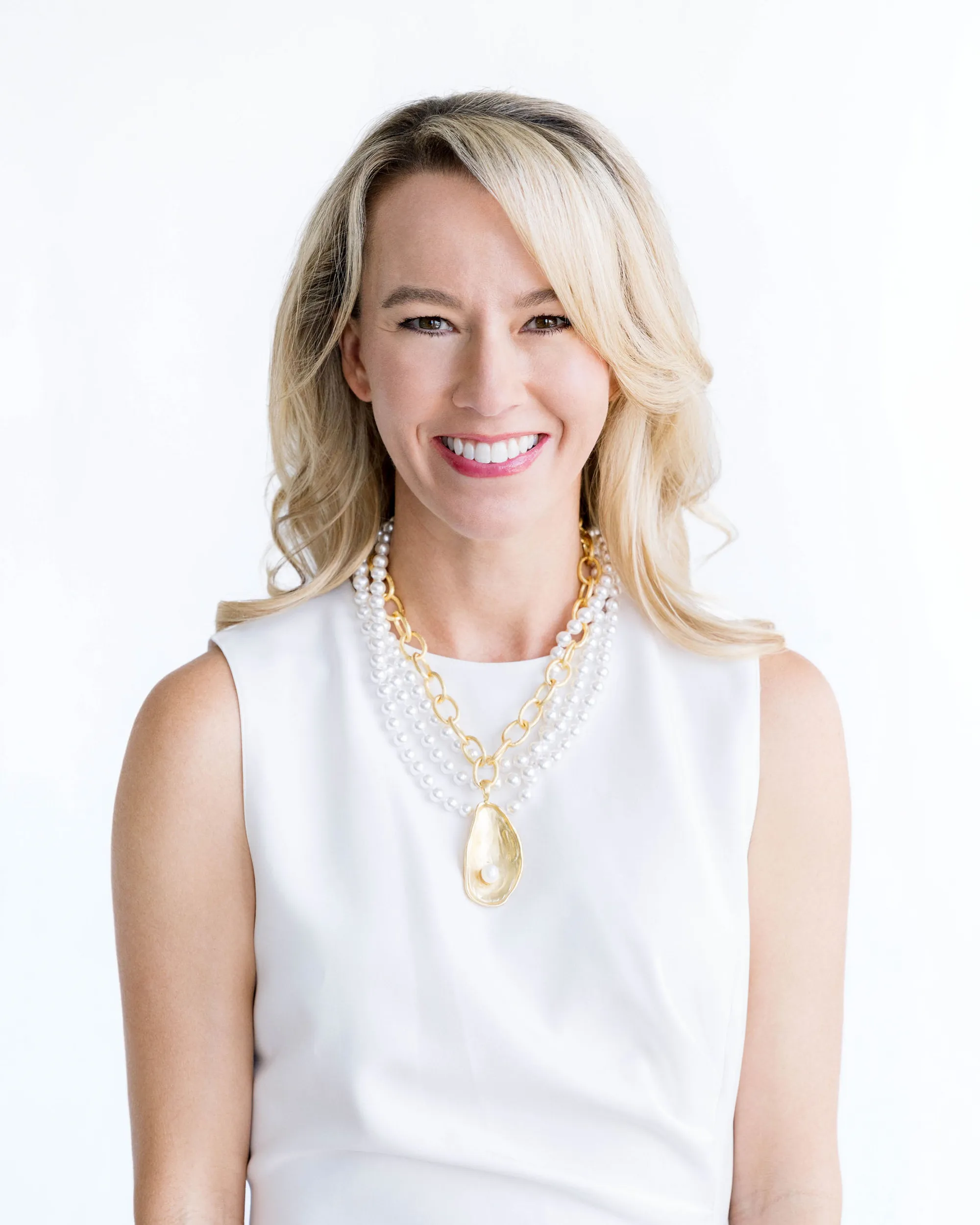 Pearl Necklace with Gold Oyster and Hand Set Freshwater Pearl