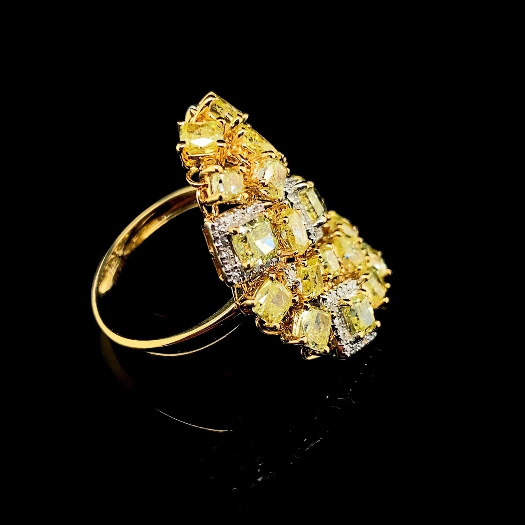 PREORDER | Golden Cluster Shape Statement Colored Diamond Ring 14kt