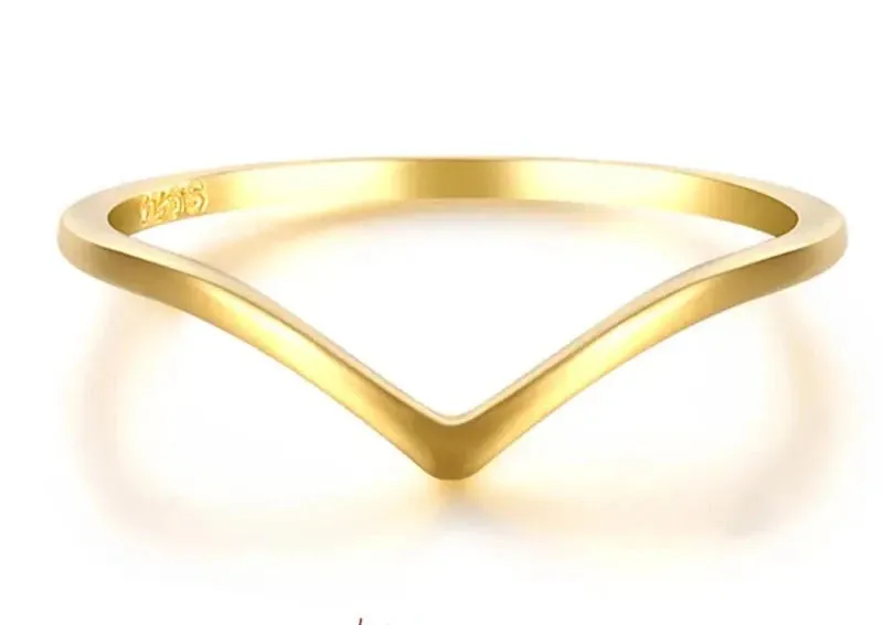 Simple Smooth Line V-Ring