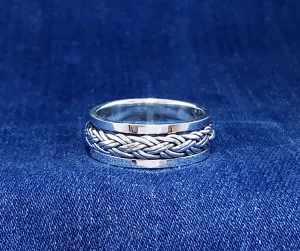 Spinner Ring with Rope Design