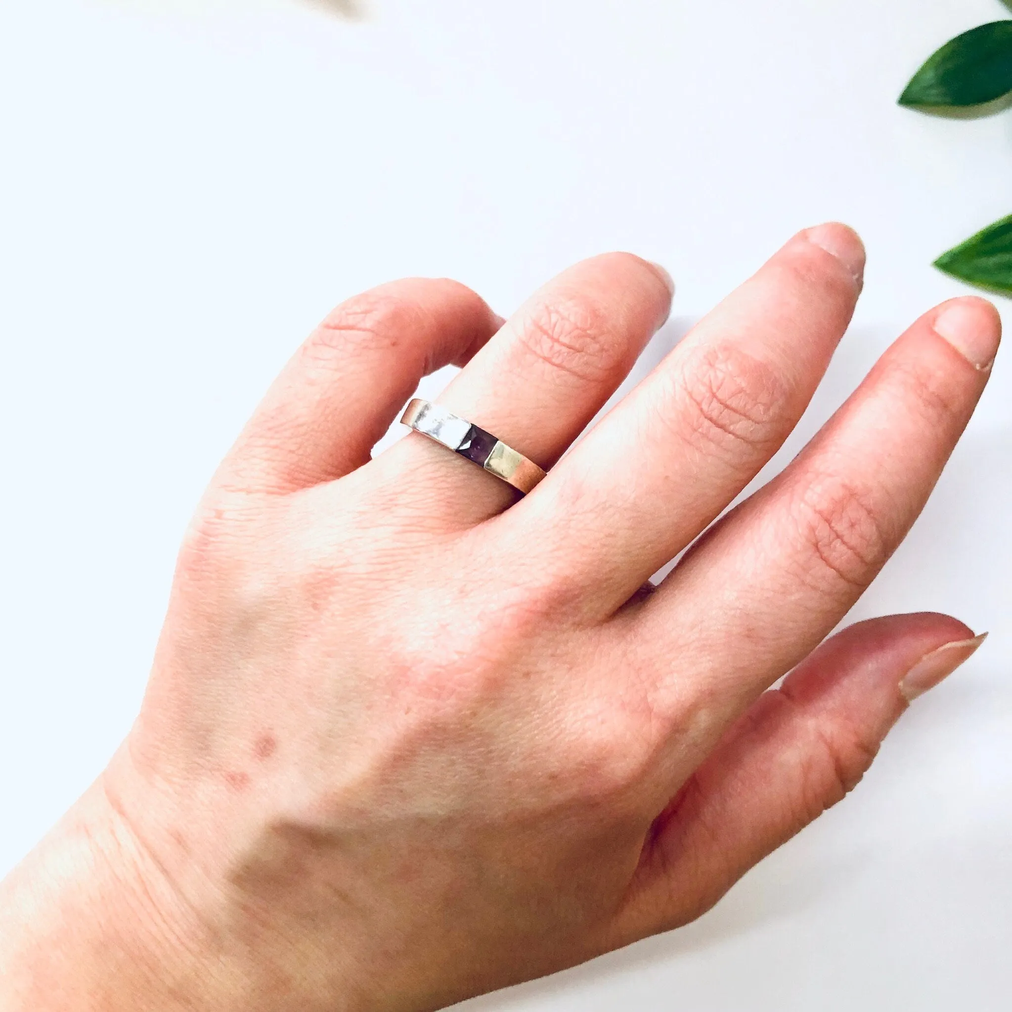 Vintage Ring, Silver Ring, Simple Jewelry, Minimalist Ring, Pink stone, Silver and Pink, Stacker Ring, Vintage Jewelry, Thin Band, 925 Ring